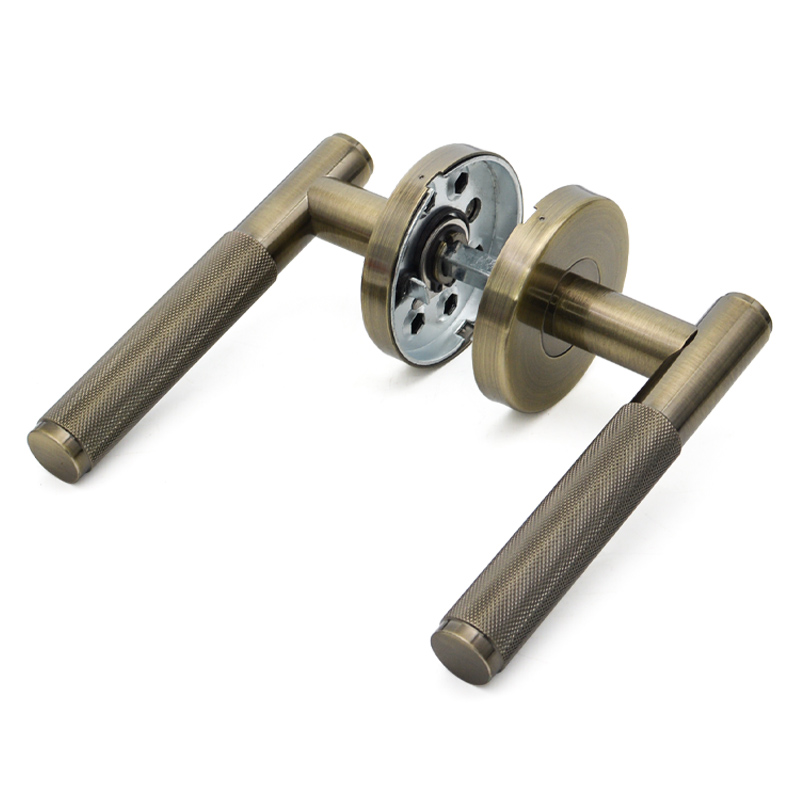 Bronze knurled door handle